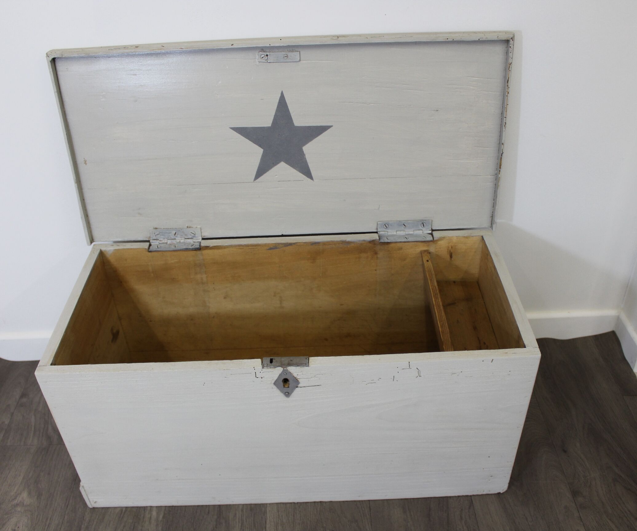 Star wooden chest