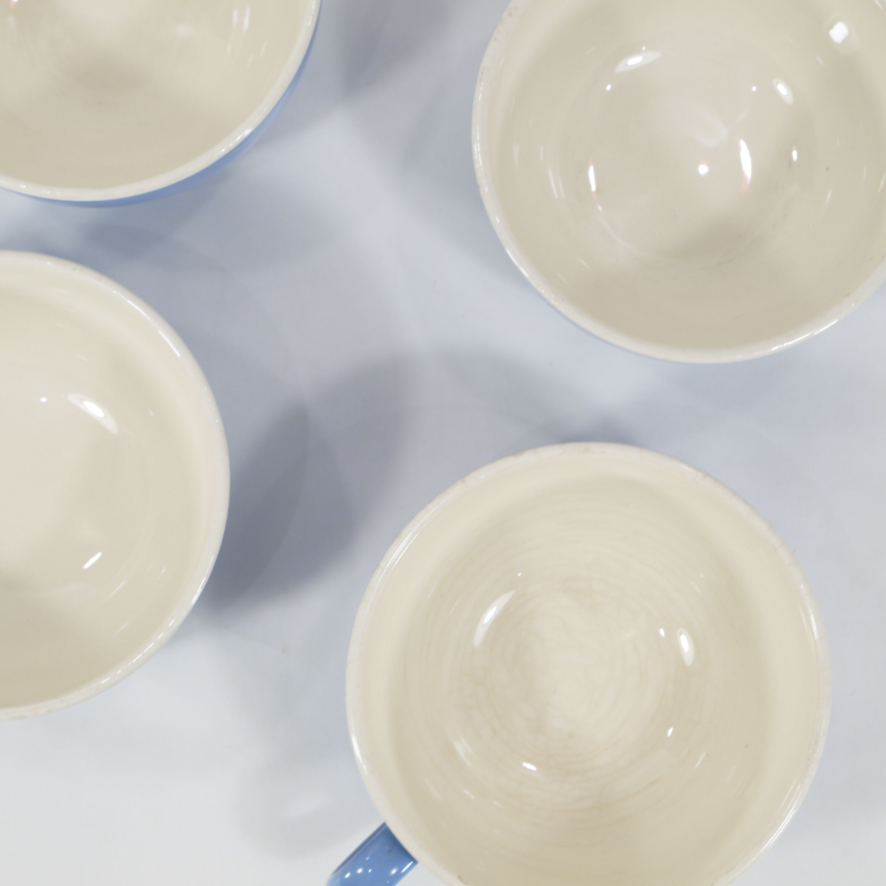 Set of 4 large coffee cups