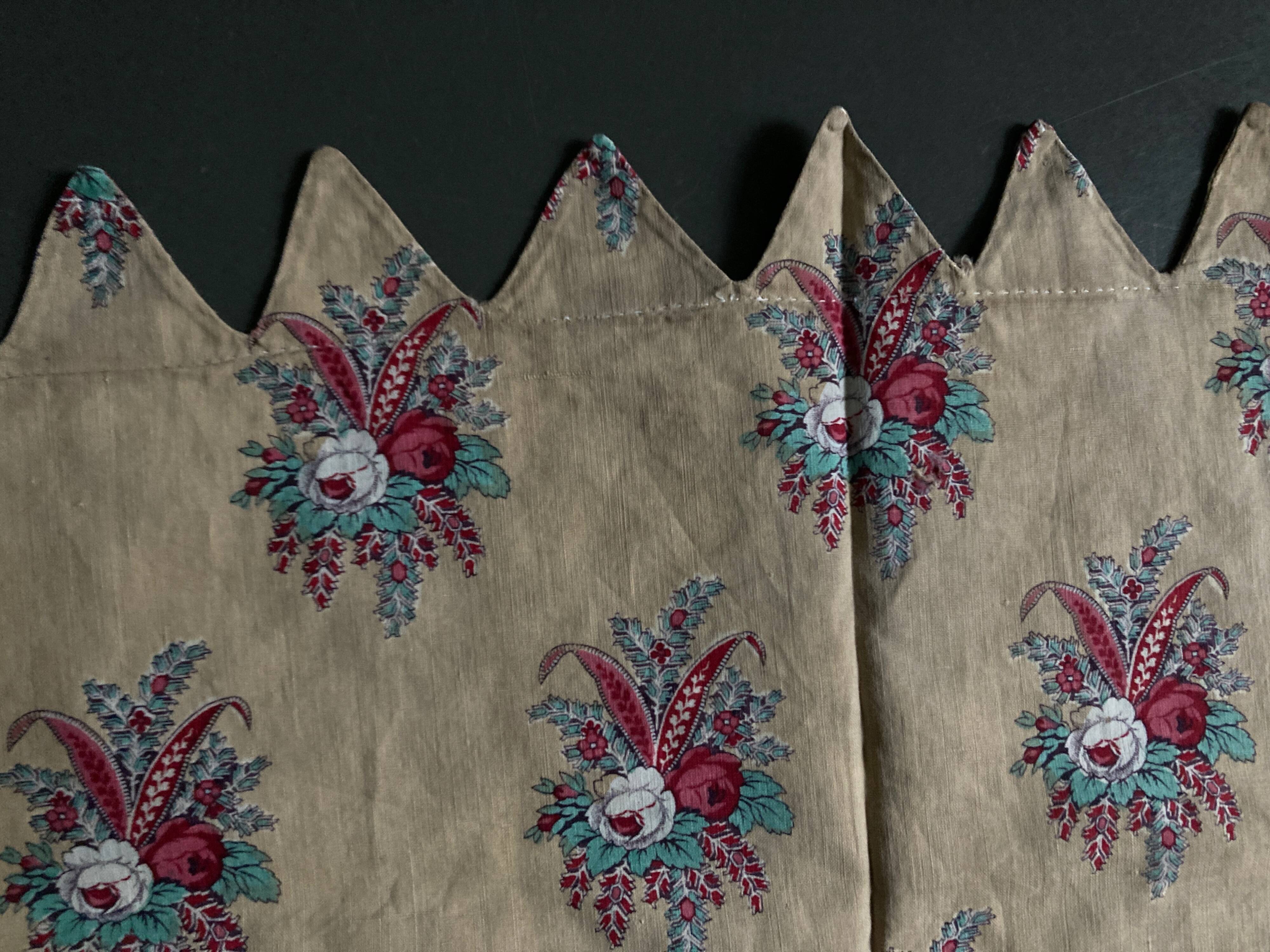 18th century Provence pillowcase in crenellated Indian fabric with pennants