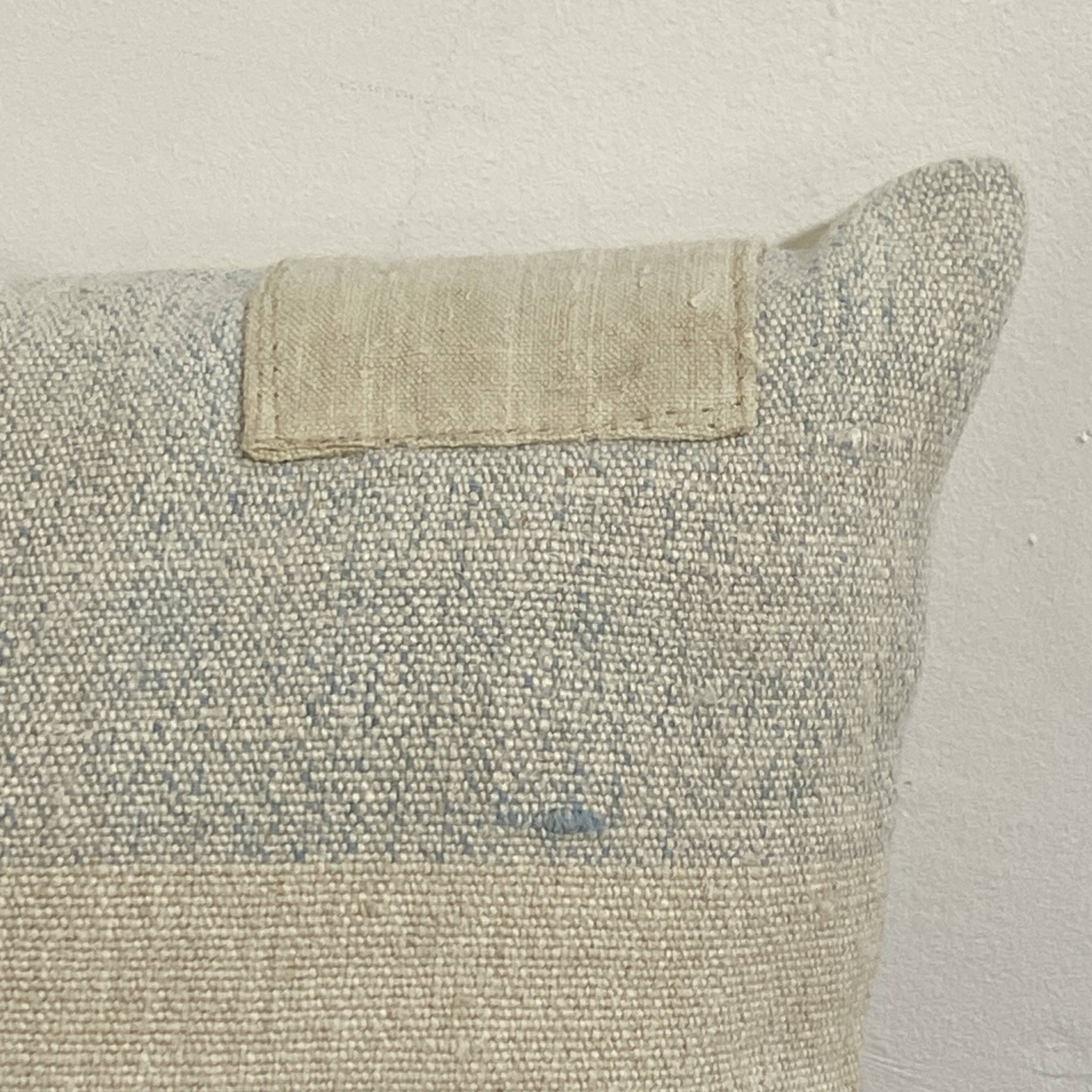 Coussin artisanal en toile ancienne style Kilim