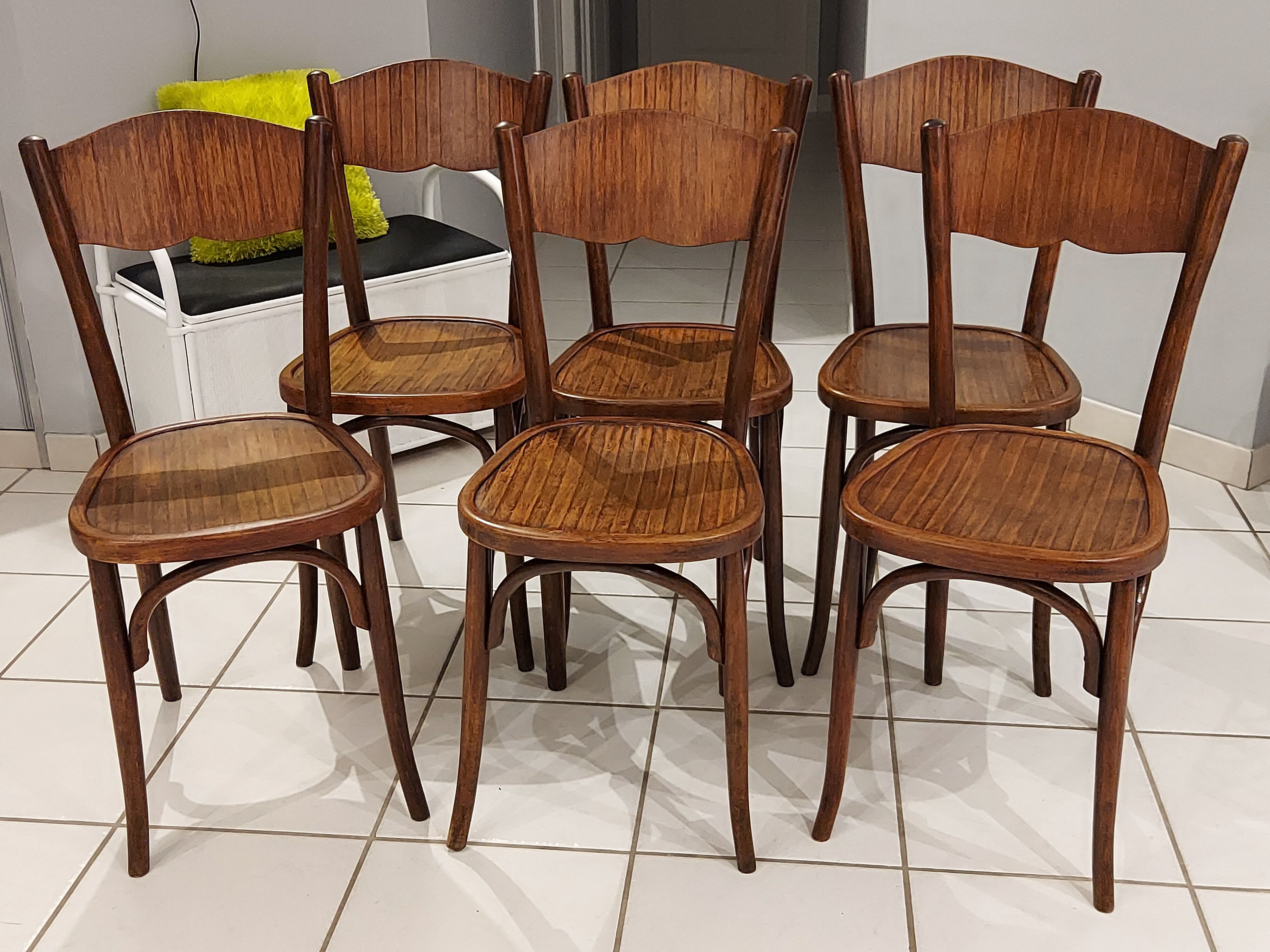 Suite de 6 chaises de Bistrot Baumann année 1930