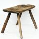 Tabouret de traite rural ancien en hêtre massif