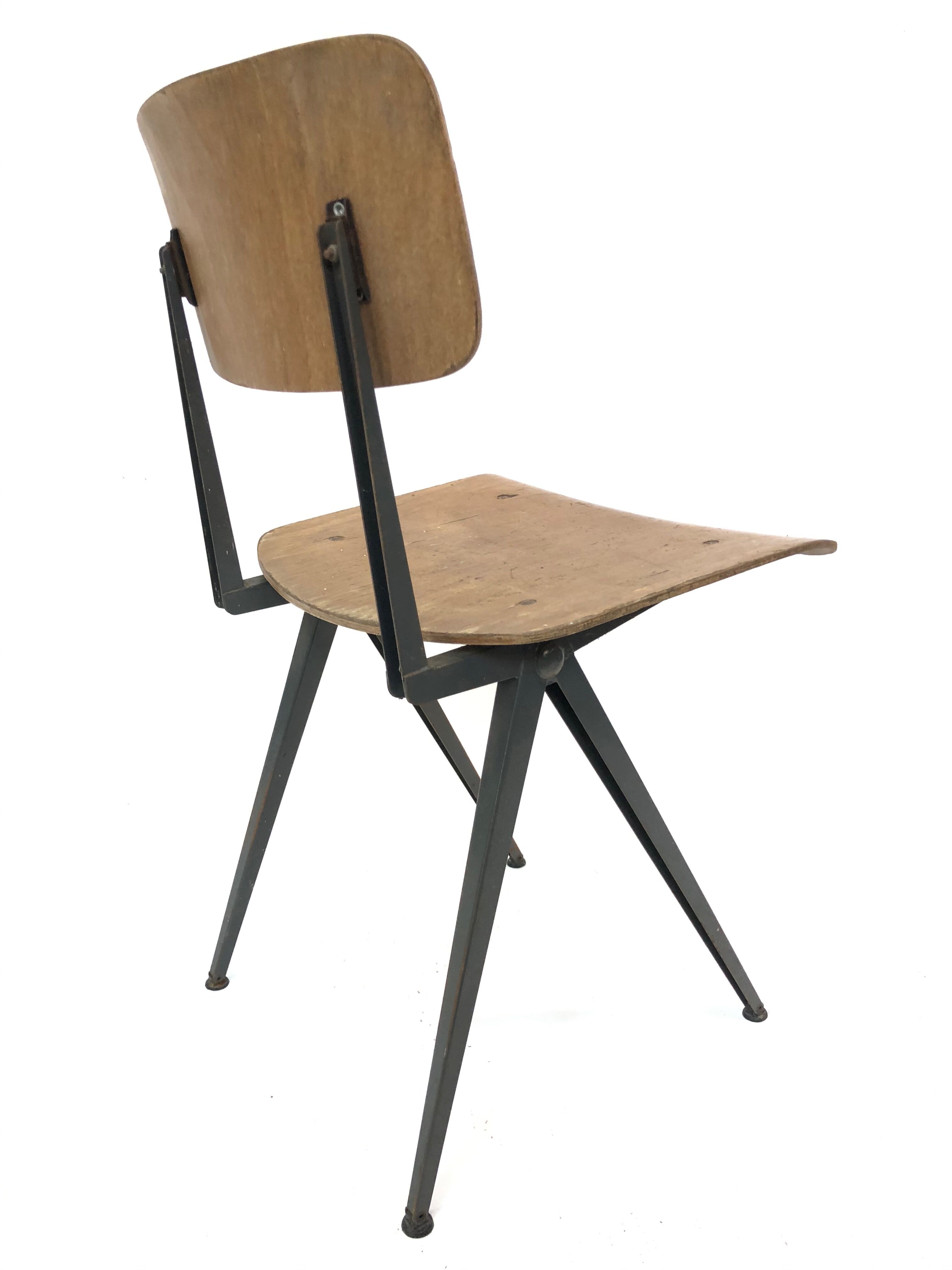 Ensemble de quatre chaises d'école vintage Marko Holland du style Friso Kramer des années 60