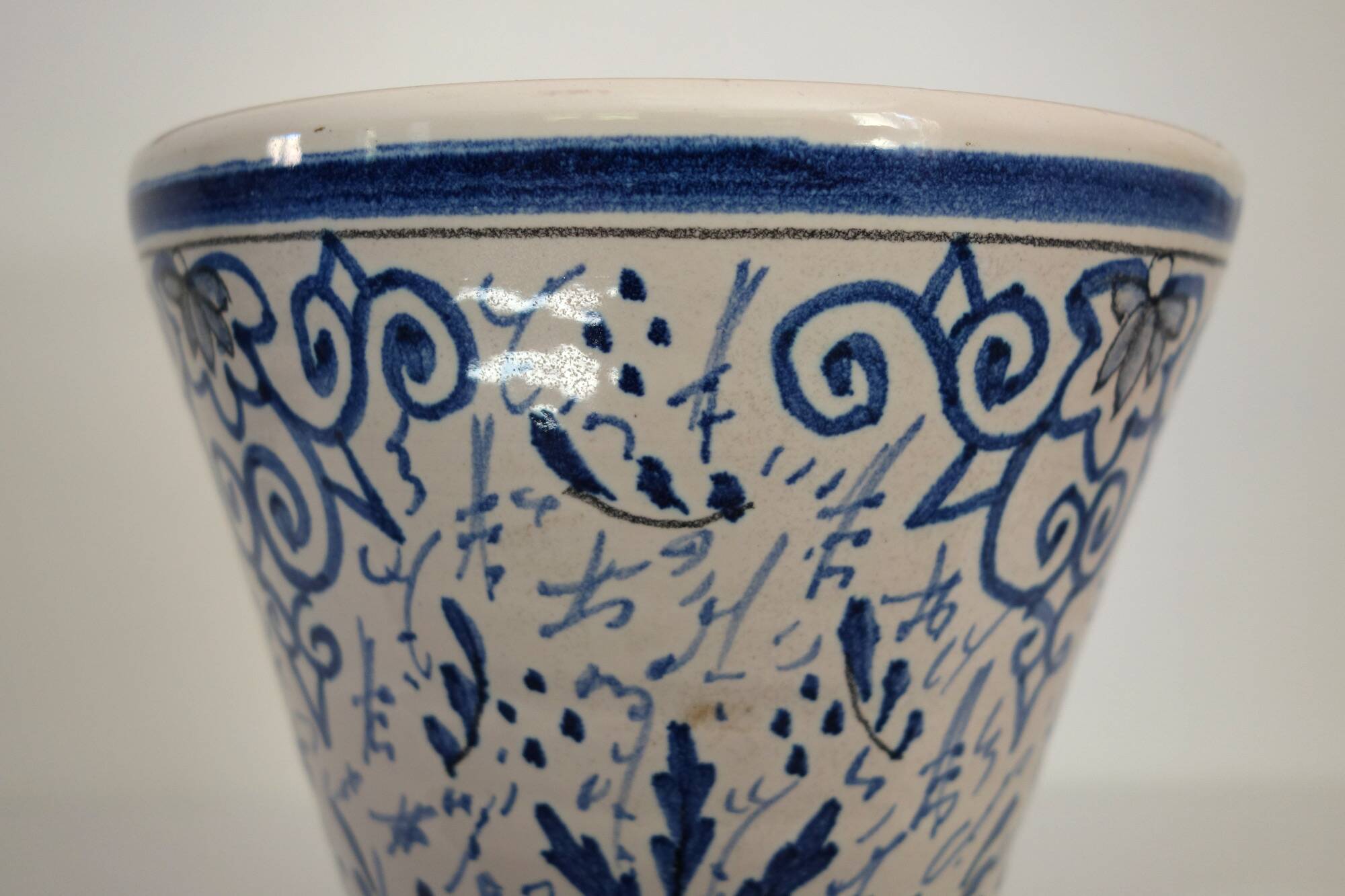 Wisques Abbey ceramic vase