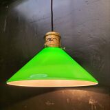 Green opaline suspension