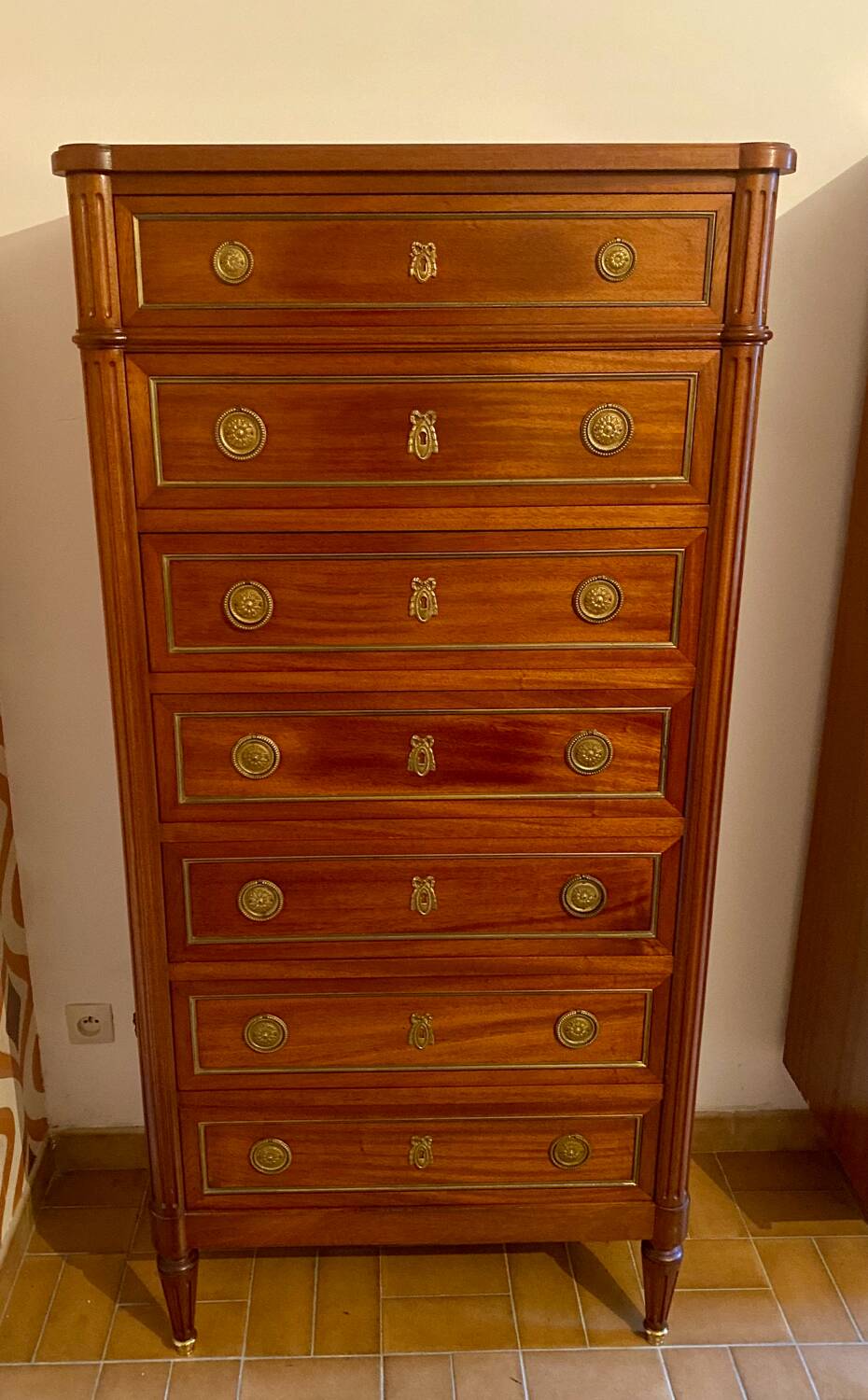 Louis XVI Weekly chest