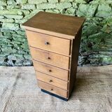 Chest of drawers with 5 flaps