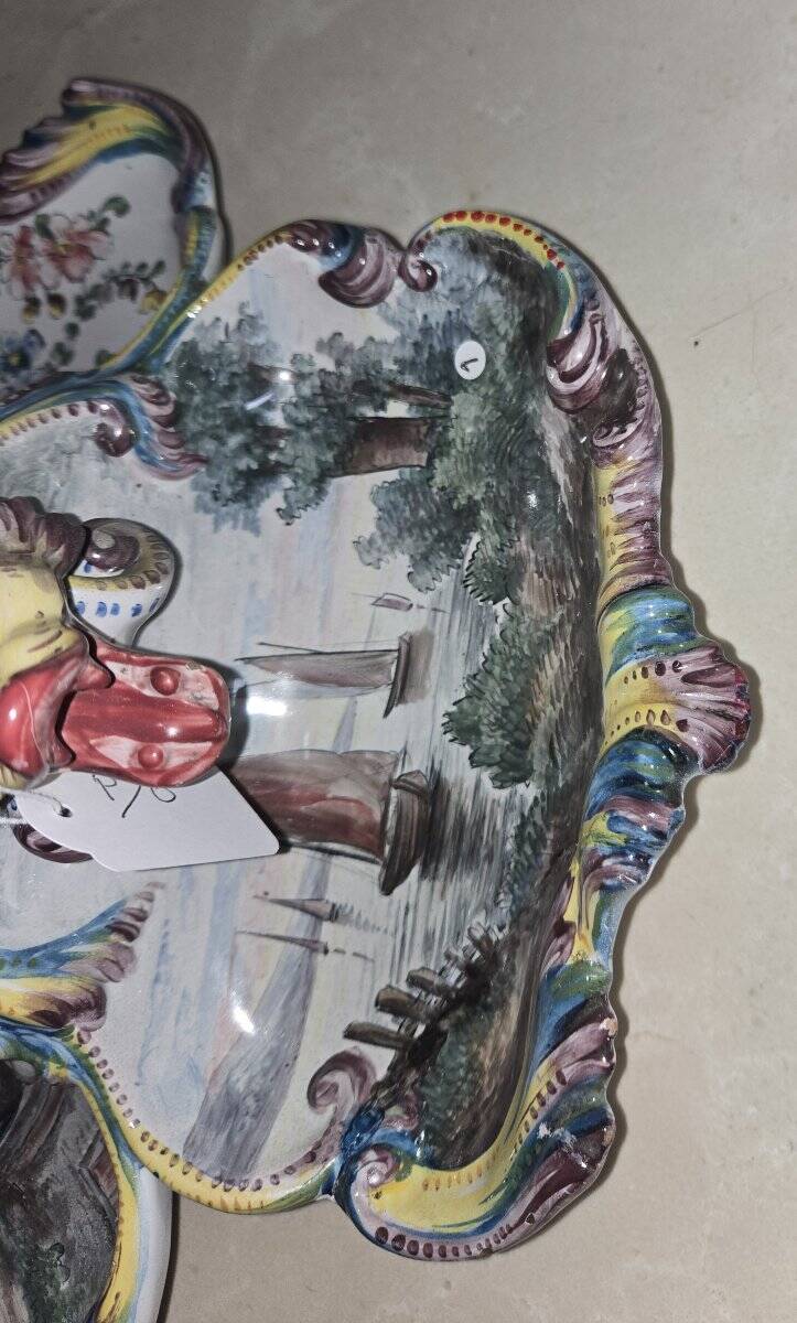 Large centrepiece in earthenware, hand-painted: Jules Verlingue workshop