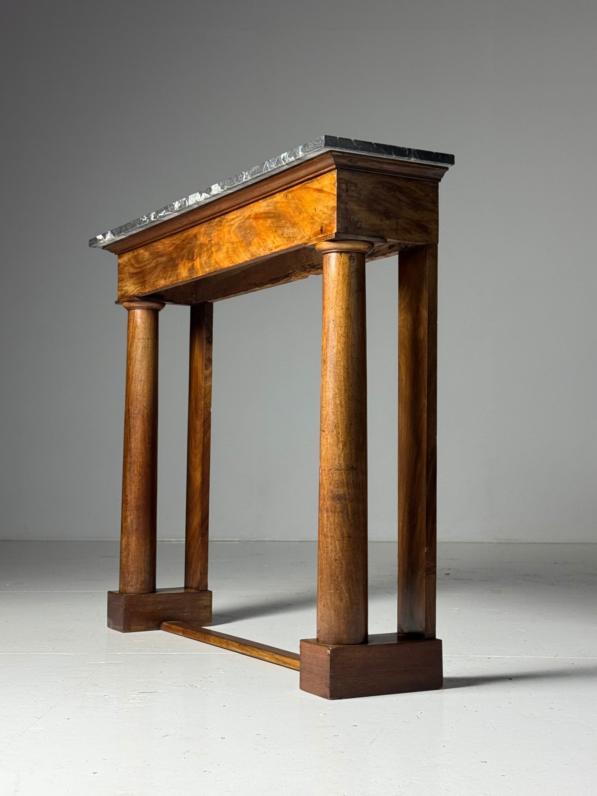 Table d'appoint en acajou de style Empire, 19e siècle