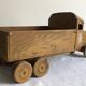 Jouet ancien, camion en bois et métal