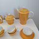 Service à café vintage en porcelaine de Limoges couleur jaune orange