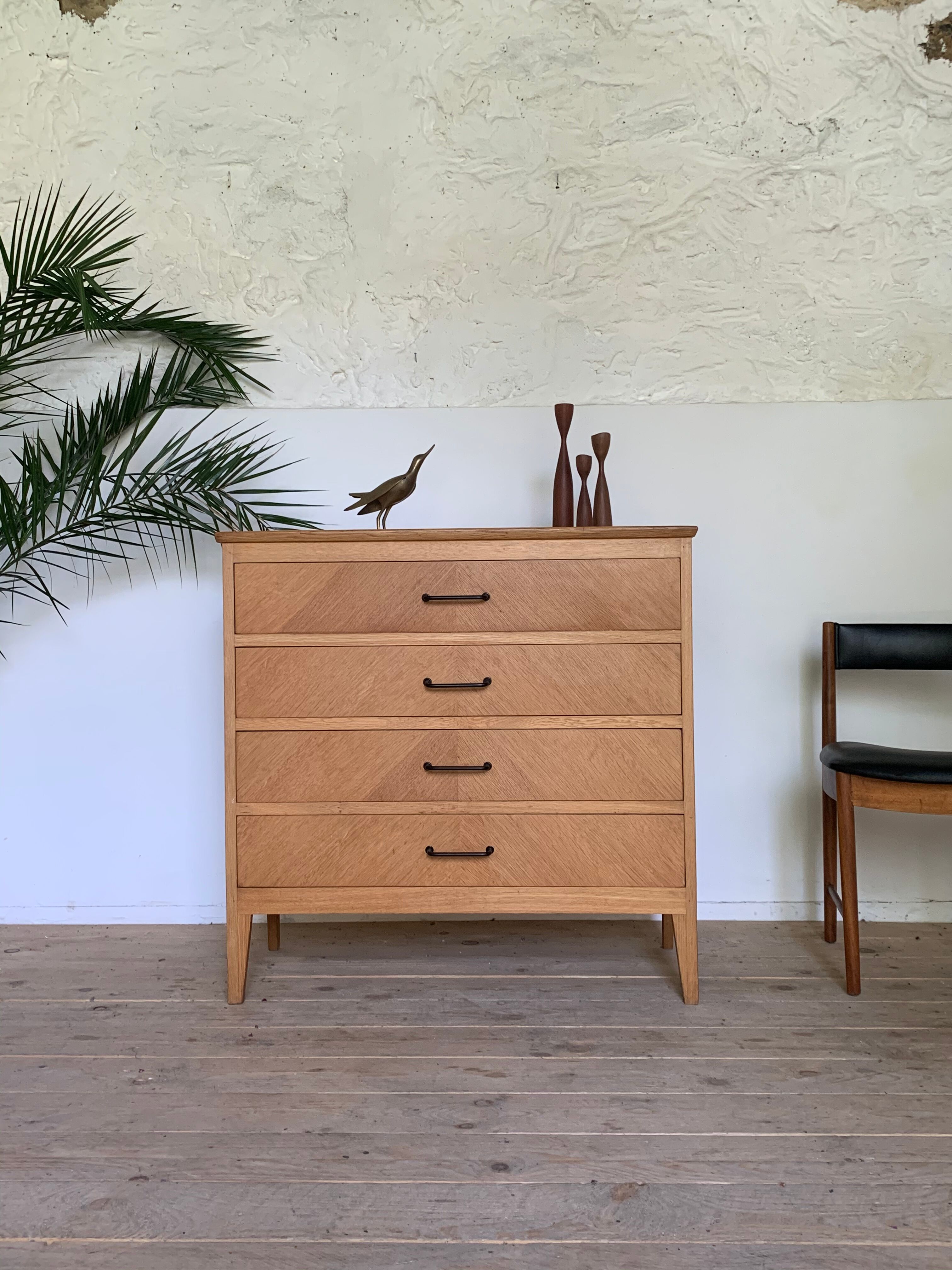 Vintage oak dresser 4 drawers