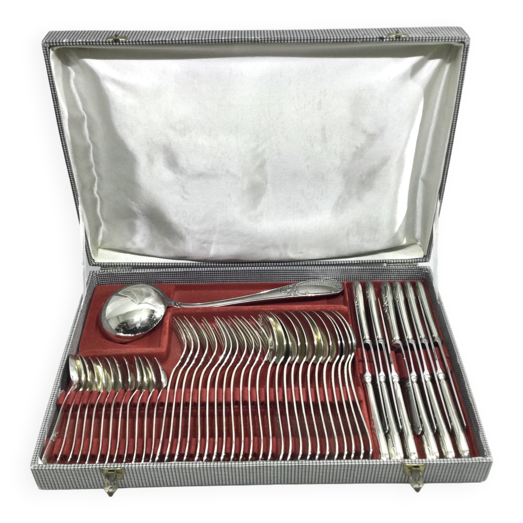 49-piece cutlery set in Louis XV silver-plated metal