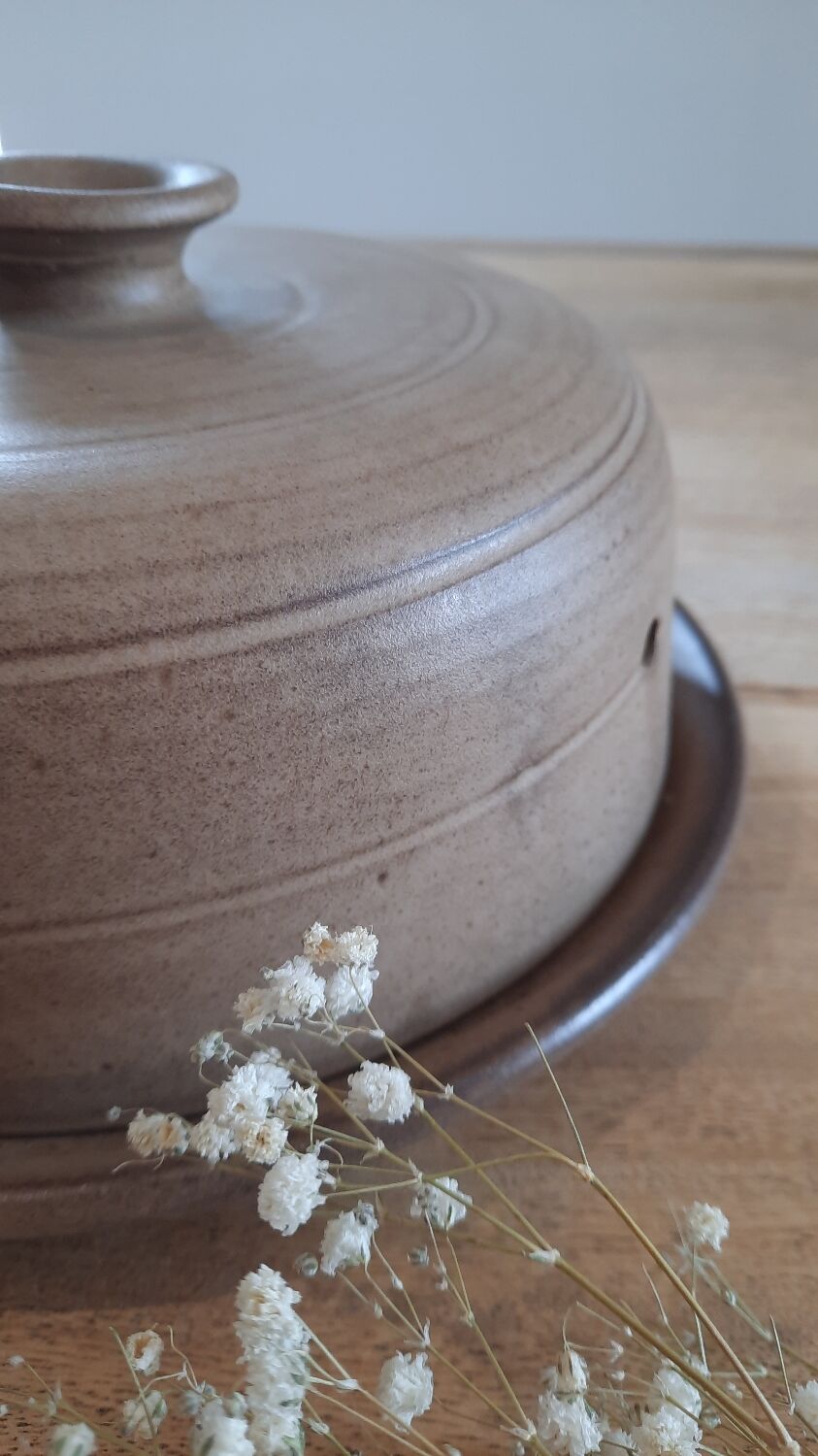 Vallauris sandstone bell