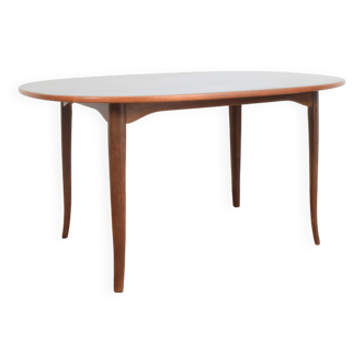 Mid-Century Swedish Teak Table Model „Ovalen” by Carlm Malmsten for Mobel Komponerad AV, 1950s.