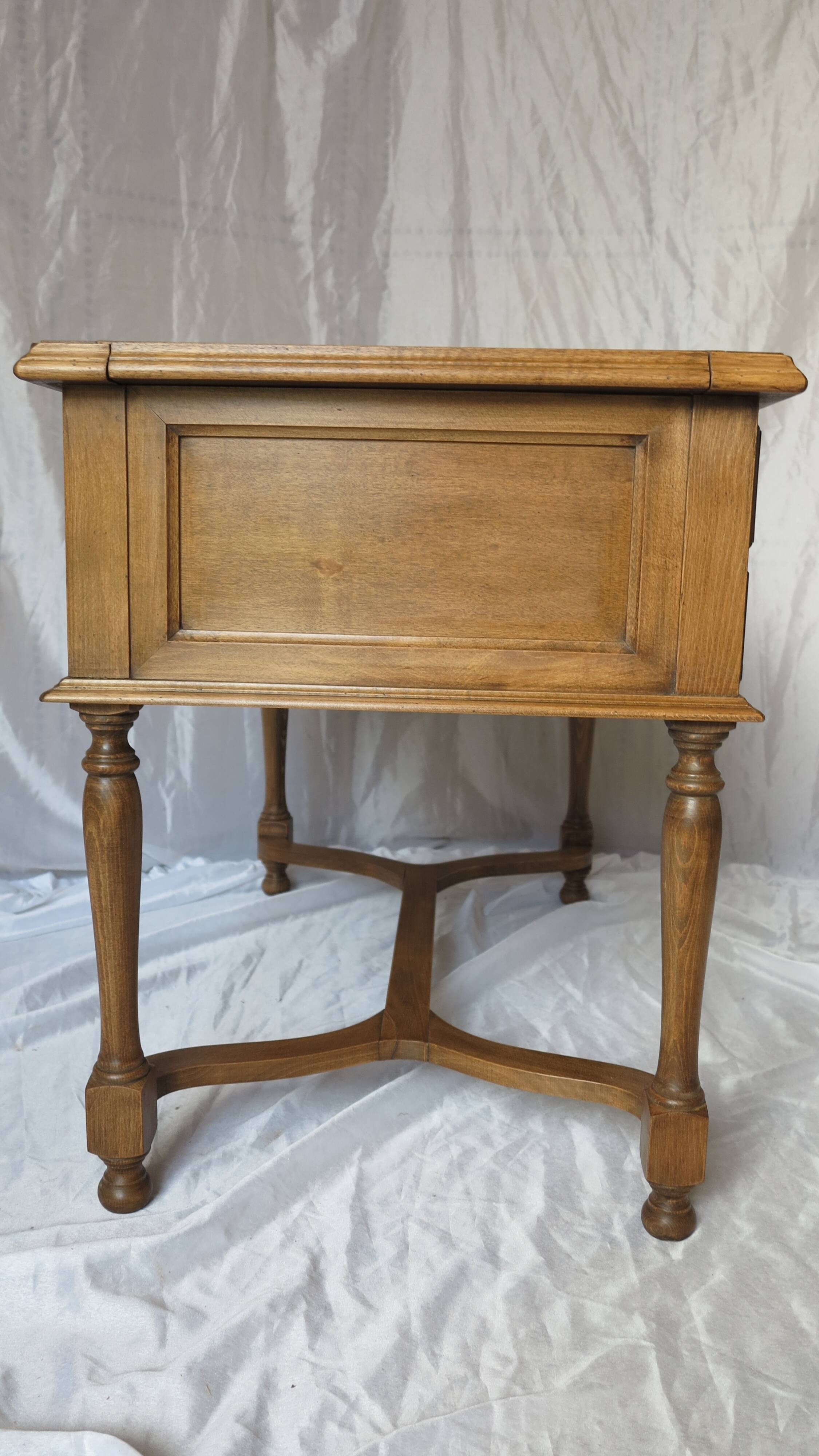 bureau classique dessus cuir