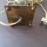 Pied de lampe en verre taillé à facettes et base en laiton