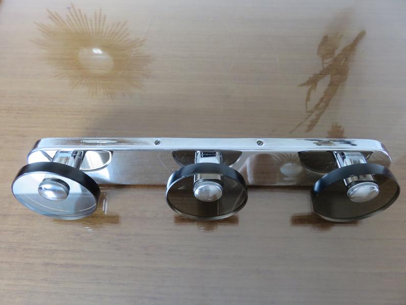 Fontana Arte chrome metal and smoked glass coat rack 70