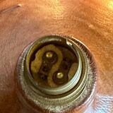 Give me a leather Jeanne. A unique vintage lamp, combining history and elegance.