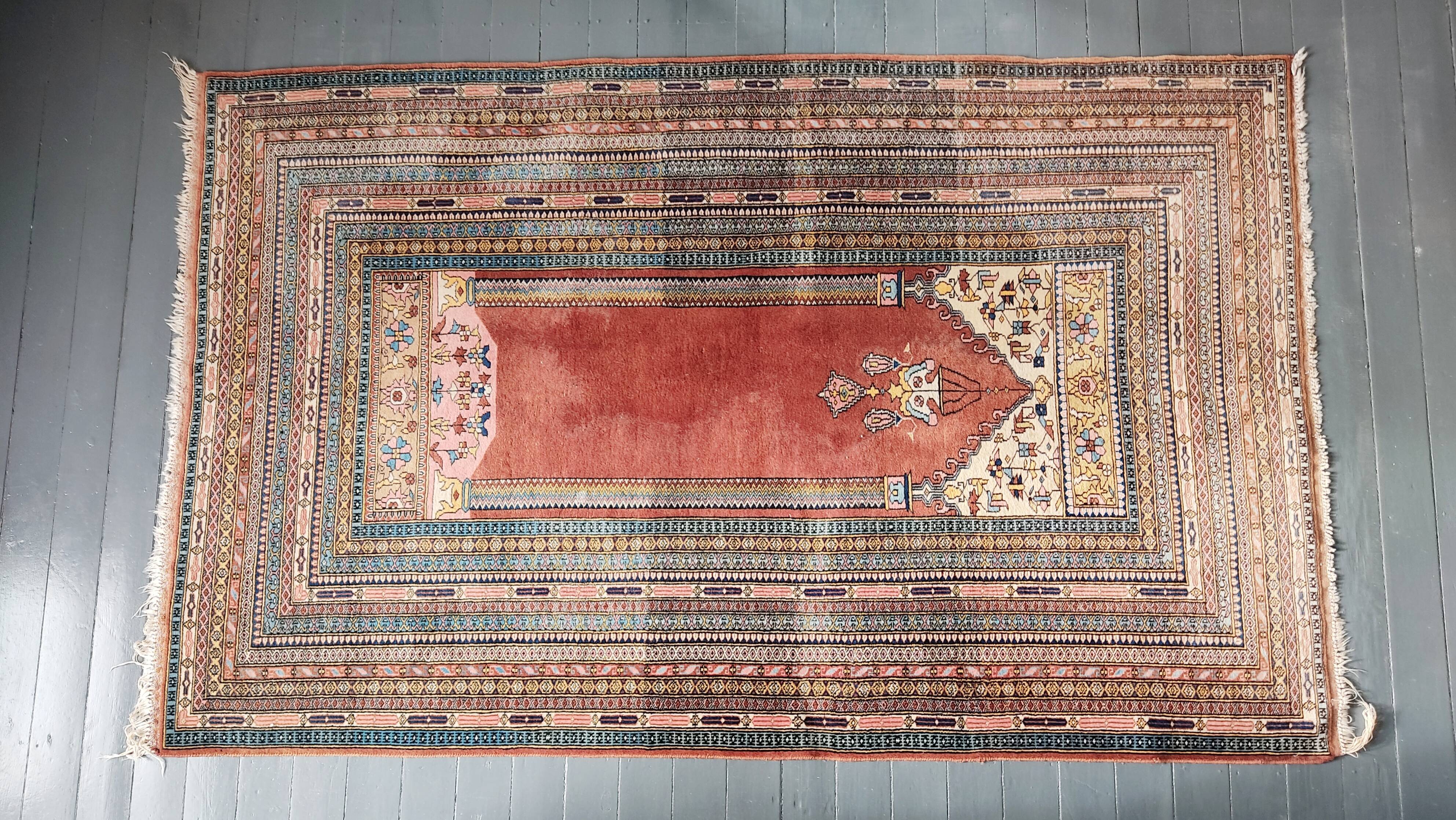Oriental carpet 129 x 205 cm