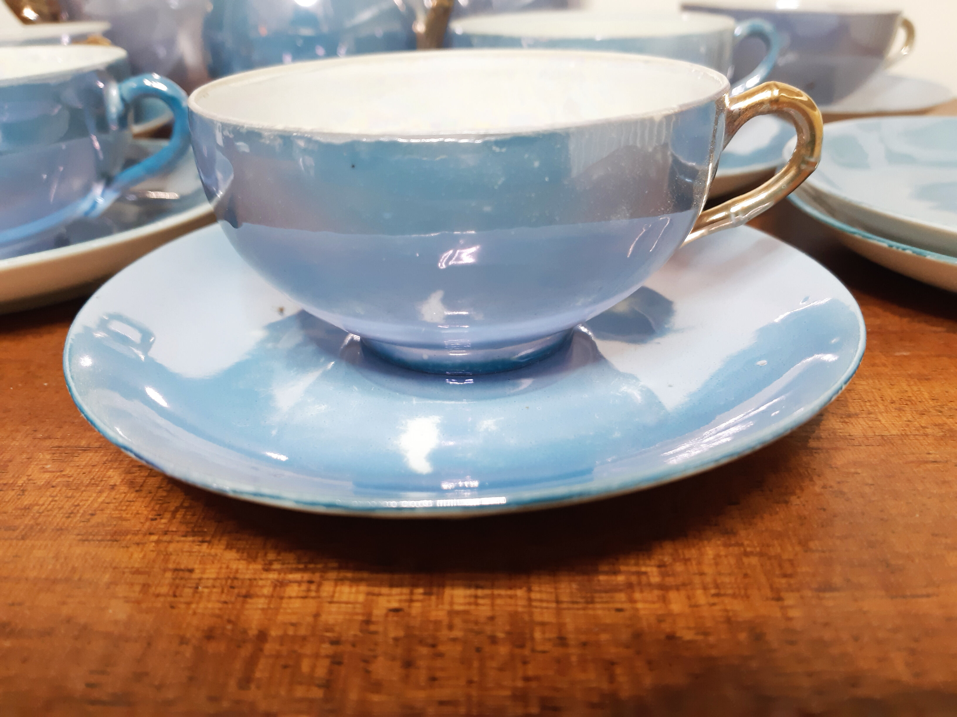 Tea set in fine Japanese porcelain pearl blue and gold