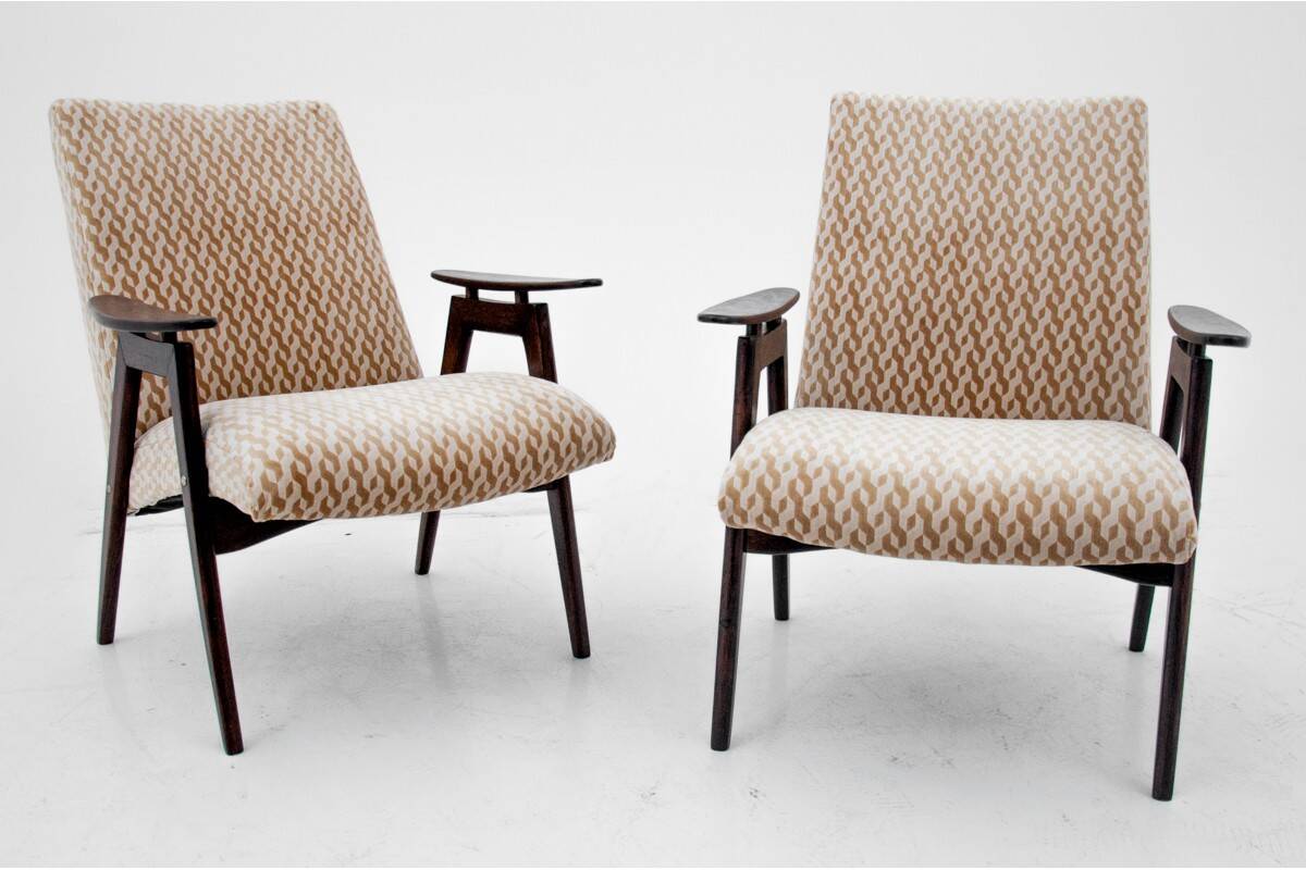 A pair of beige vintage armchairs, Jaroslav Šmídek for Jitona, Czechoslovakia, 1960s