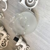 Wall lamp in enamelled cast iron