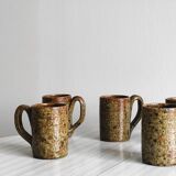 5 mugs en grès pyrite