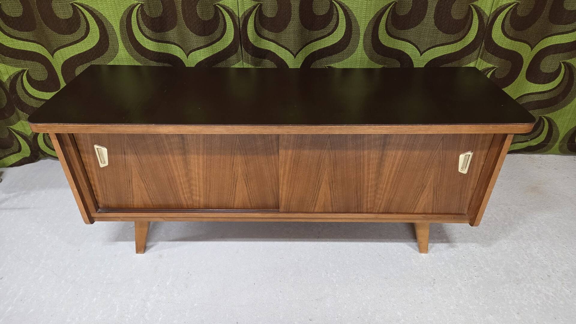 Lowboard enfilade with sliding doors, 1970s vintage.