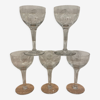 Set of 5 engraved glasses