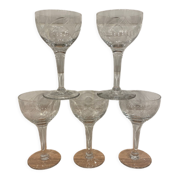 Set of 5 engraved glasses