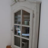 Skated corner furniture