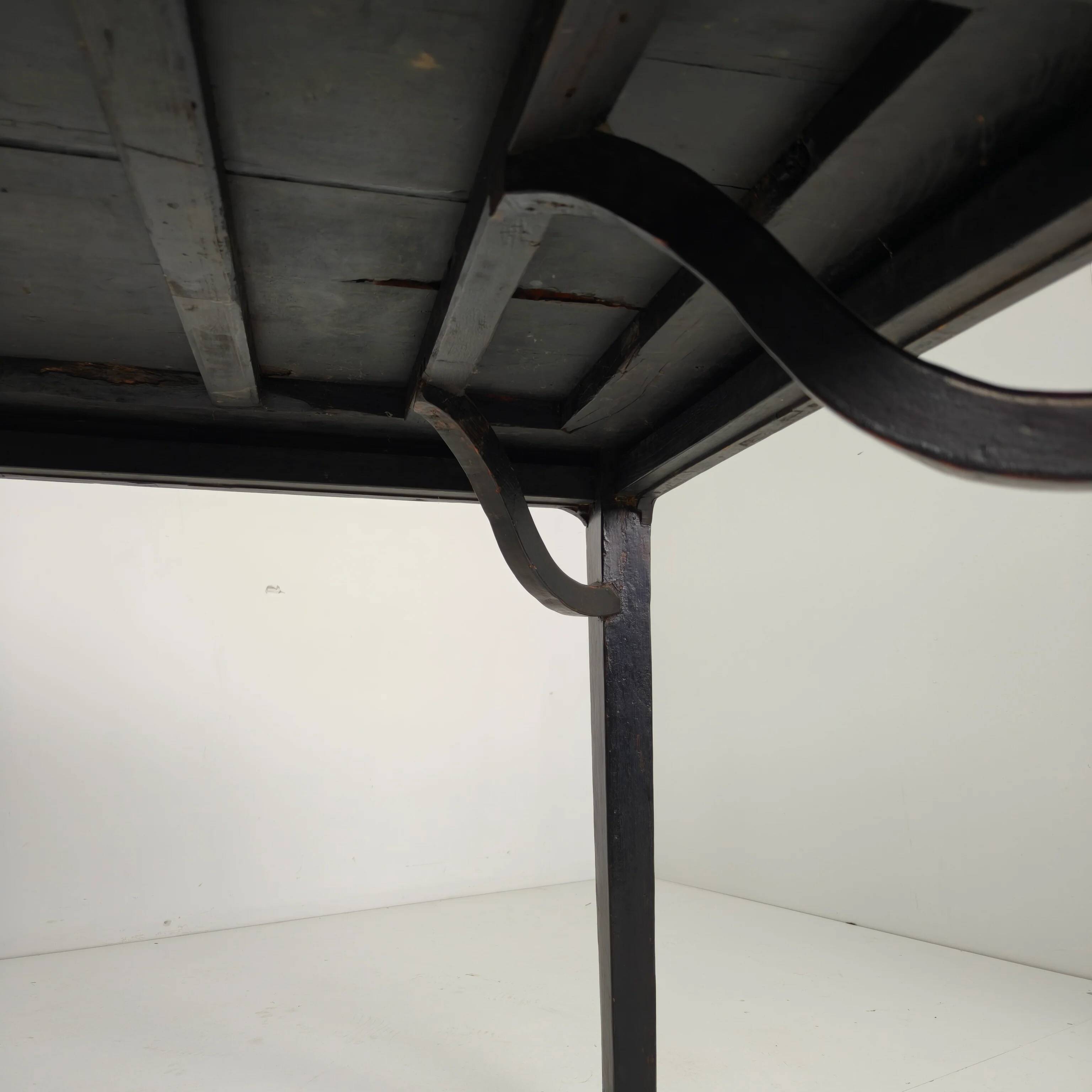 Table de salle à manger chinoise Qing noire (230 cm) — milieu à fin du XVIIIe siècle — laque d'origine