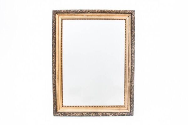 Miroir à cadre doré, Europe occidentale.