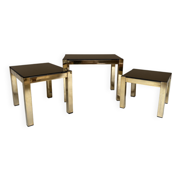 Set de trois tables d'appoint gigognes en laiton et miroir fumé — Beyit