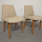 Pair of spindle-legged beech chairs from the 50s/60s