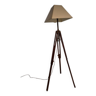 Geometric Tripod Lamp Wood and Brass