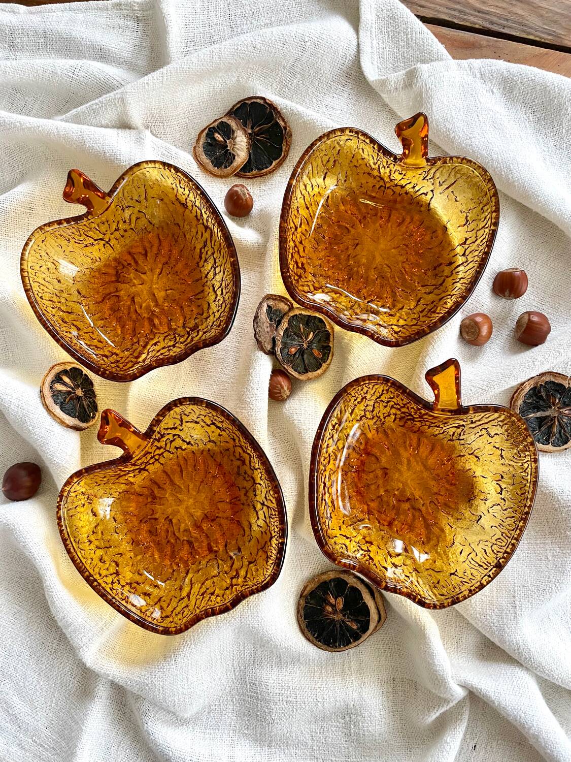 Lot de 4 coupelles « pommes » vintage verre ambré