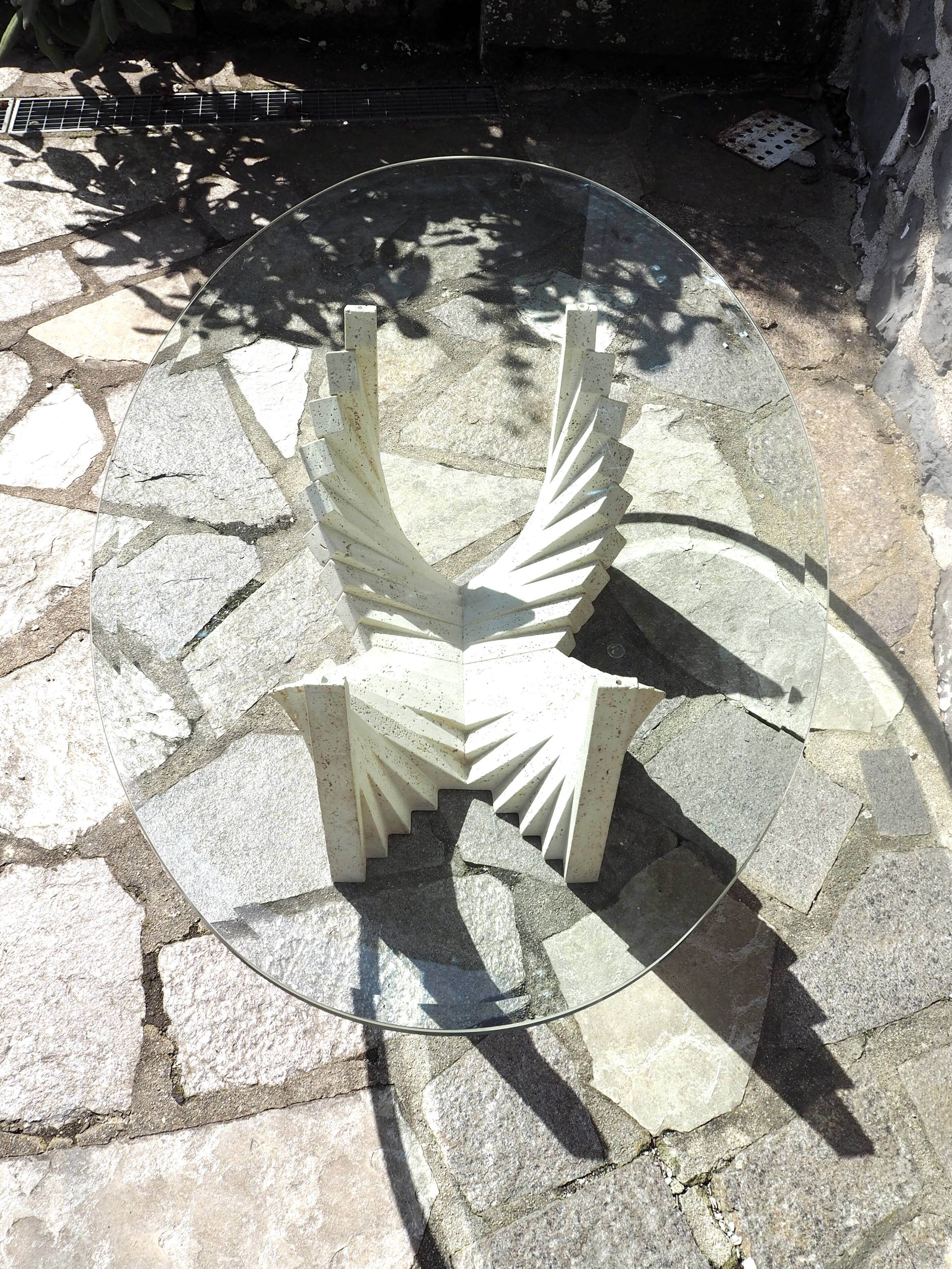Table basse en verre et travertin
