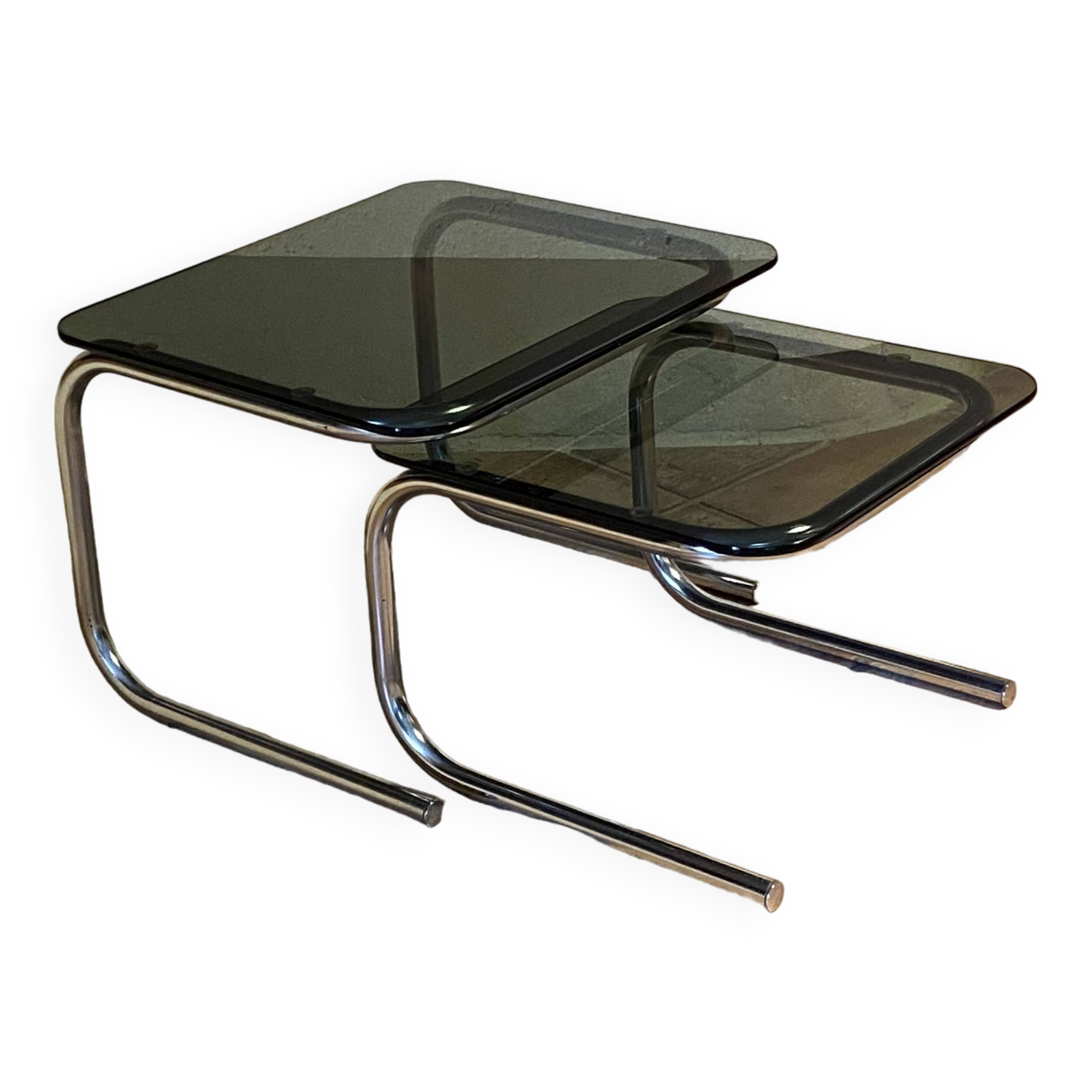 Lot de 2 tables gigognes vintage. 1970.