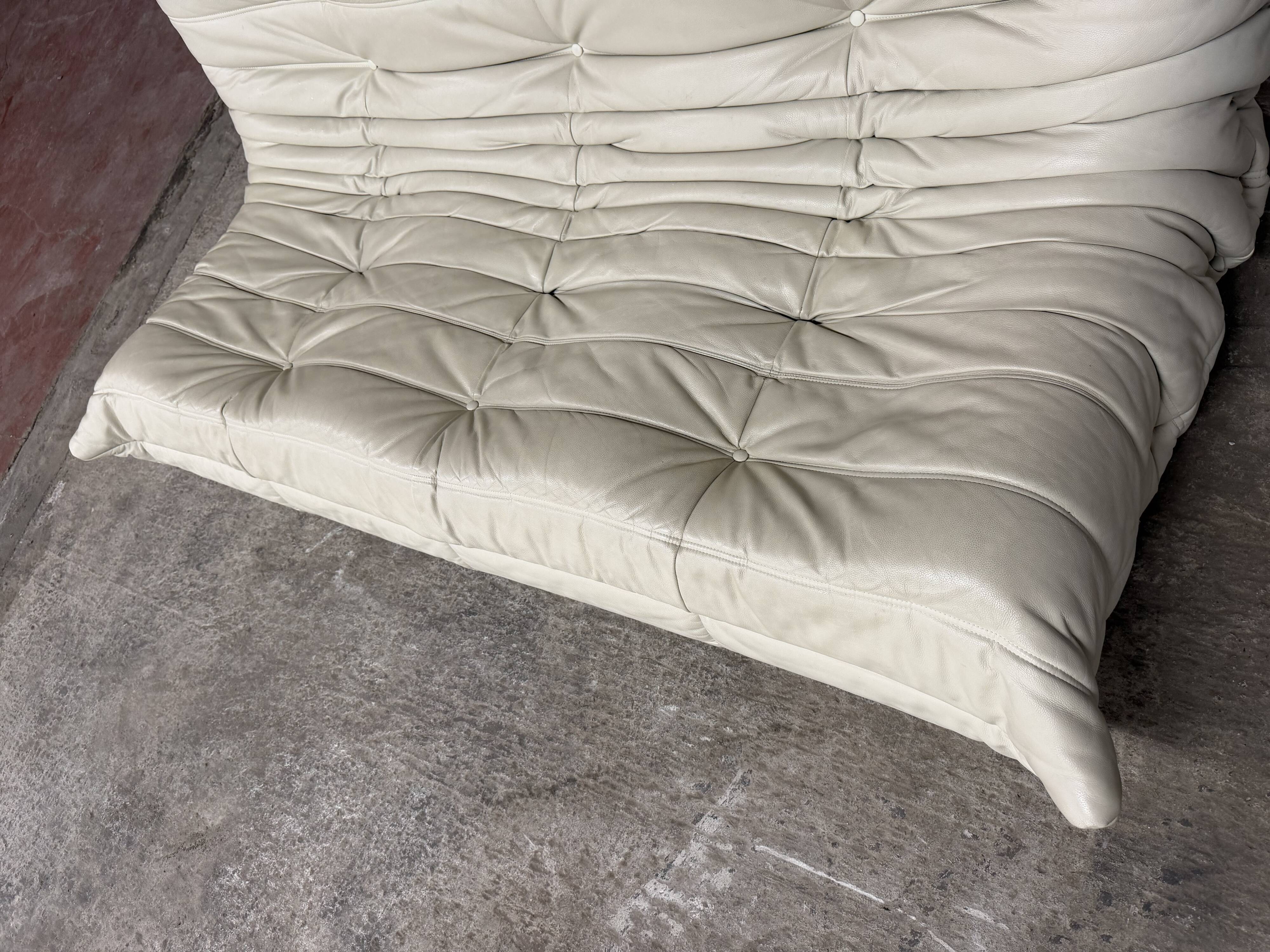 100% authentic ligne roset togo 3-seater beige leather in top condition!