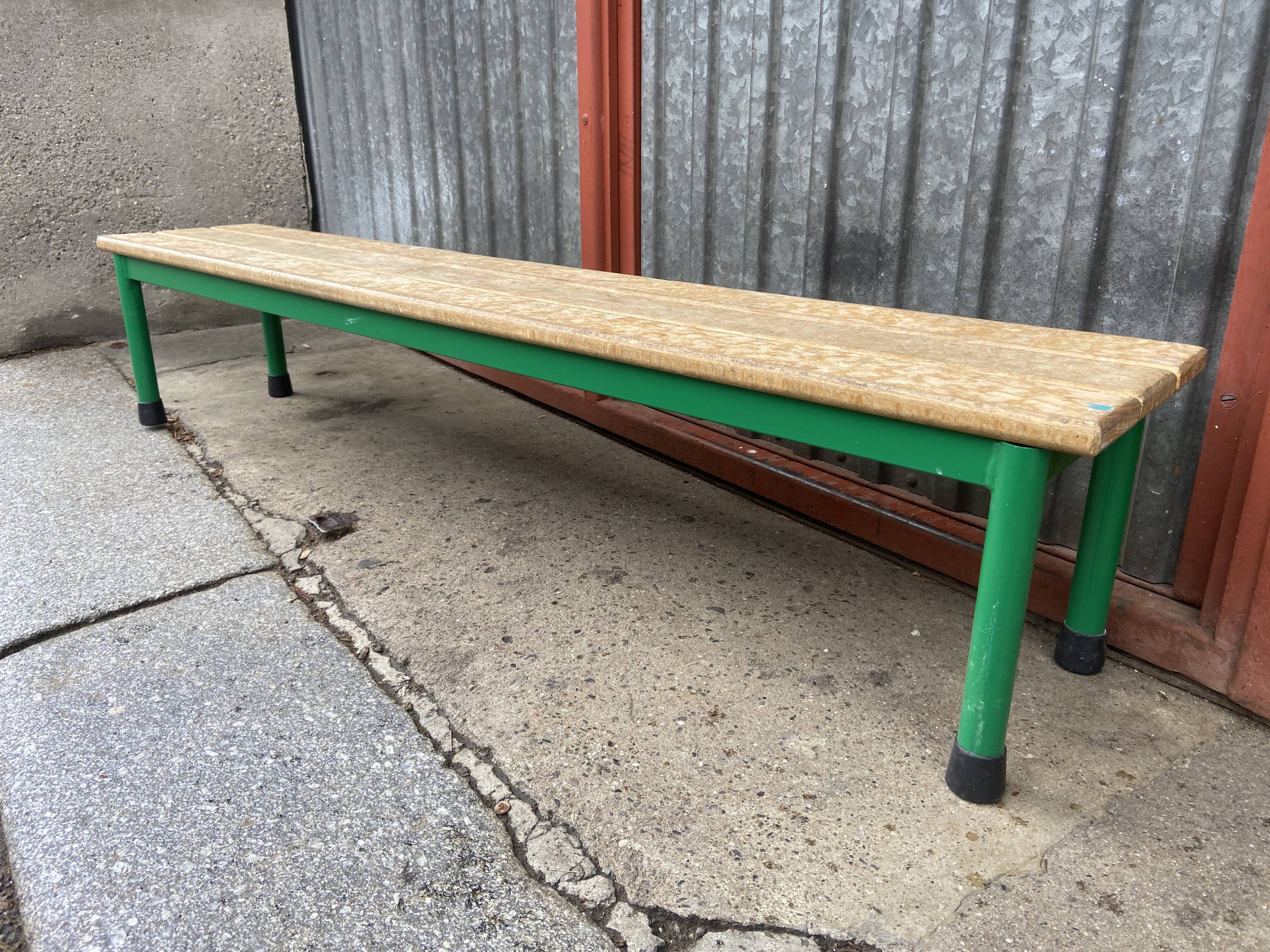 Bench 1980