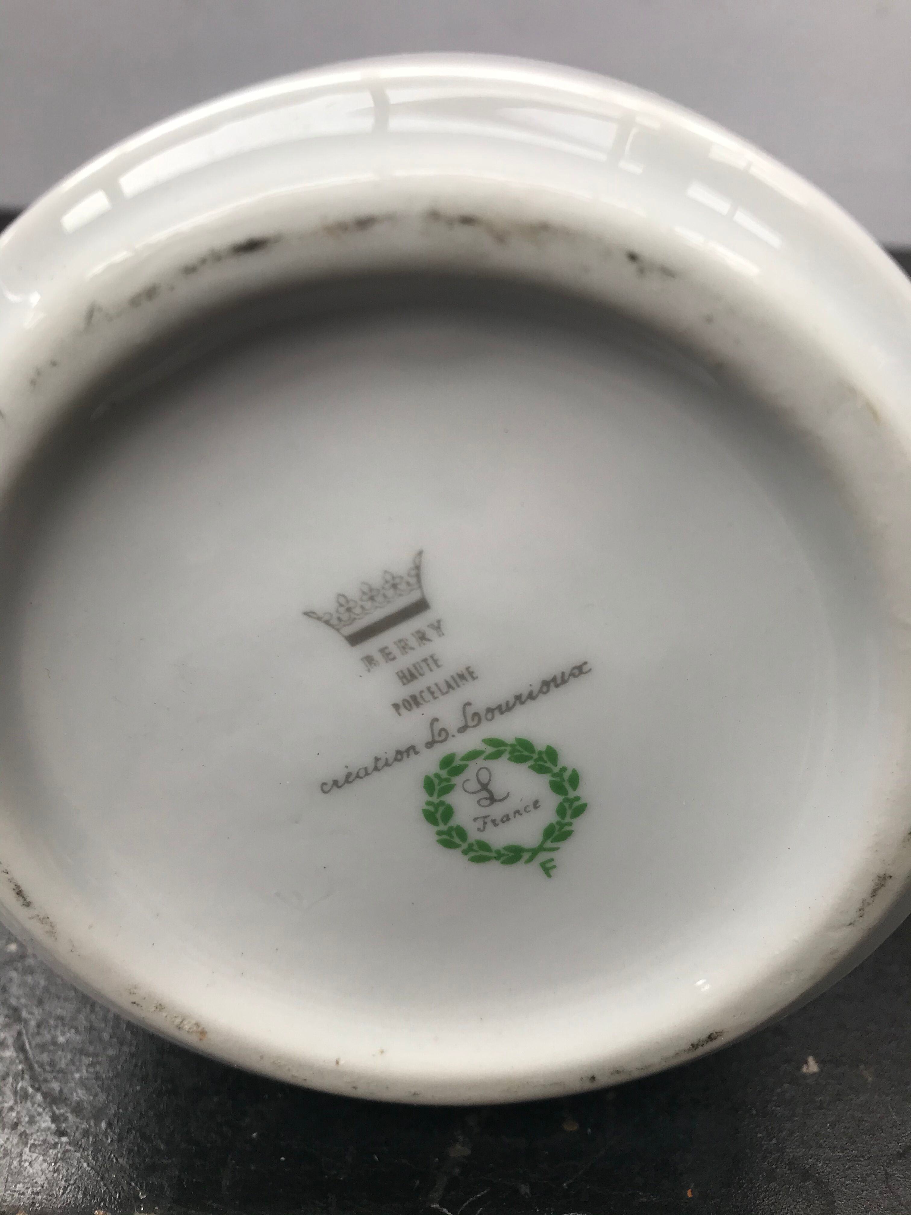 Former pichet berry creation lourioux porcelain blanche decor vintage flowers