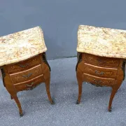 Paire de table de chevet style Louis XV