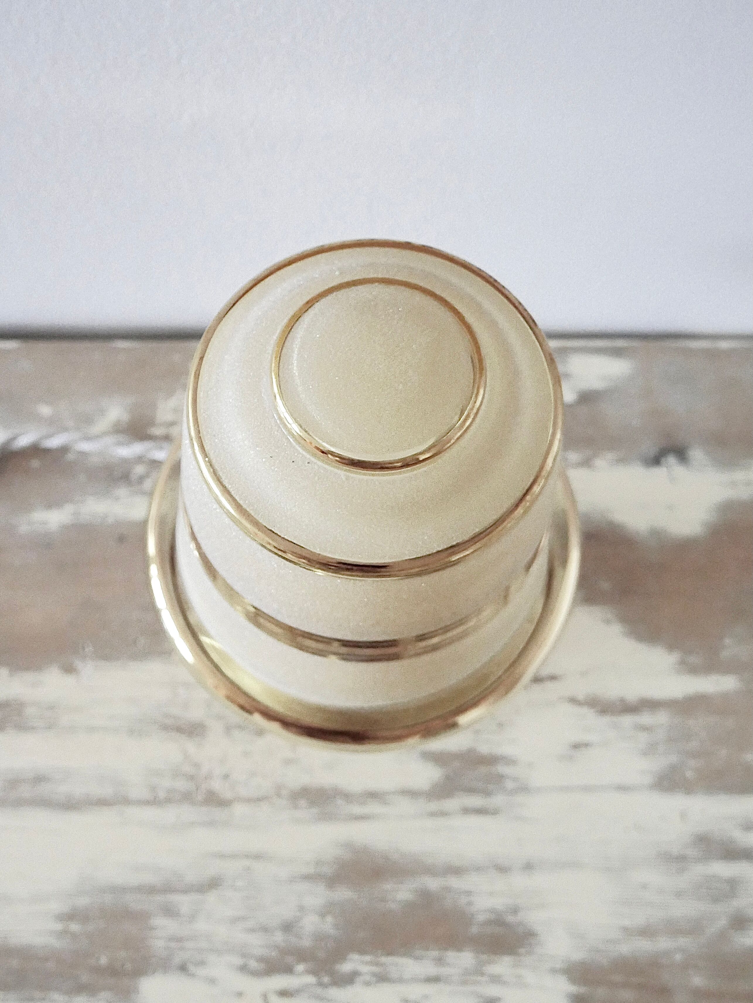 Frosted glass table lamp