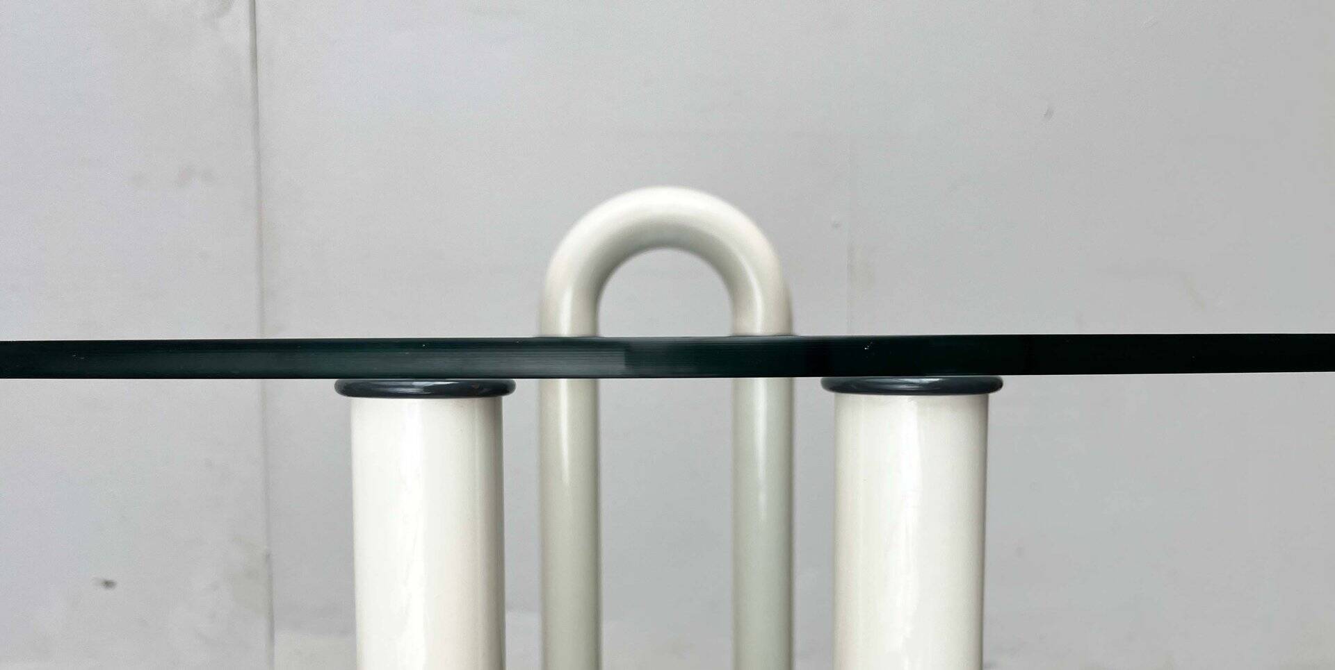 Postmodern Italian bar cart in glass and metal by Metalnova, 1980s.