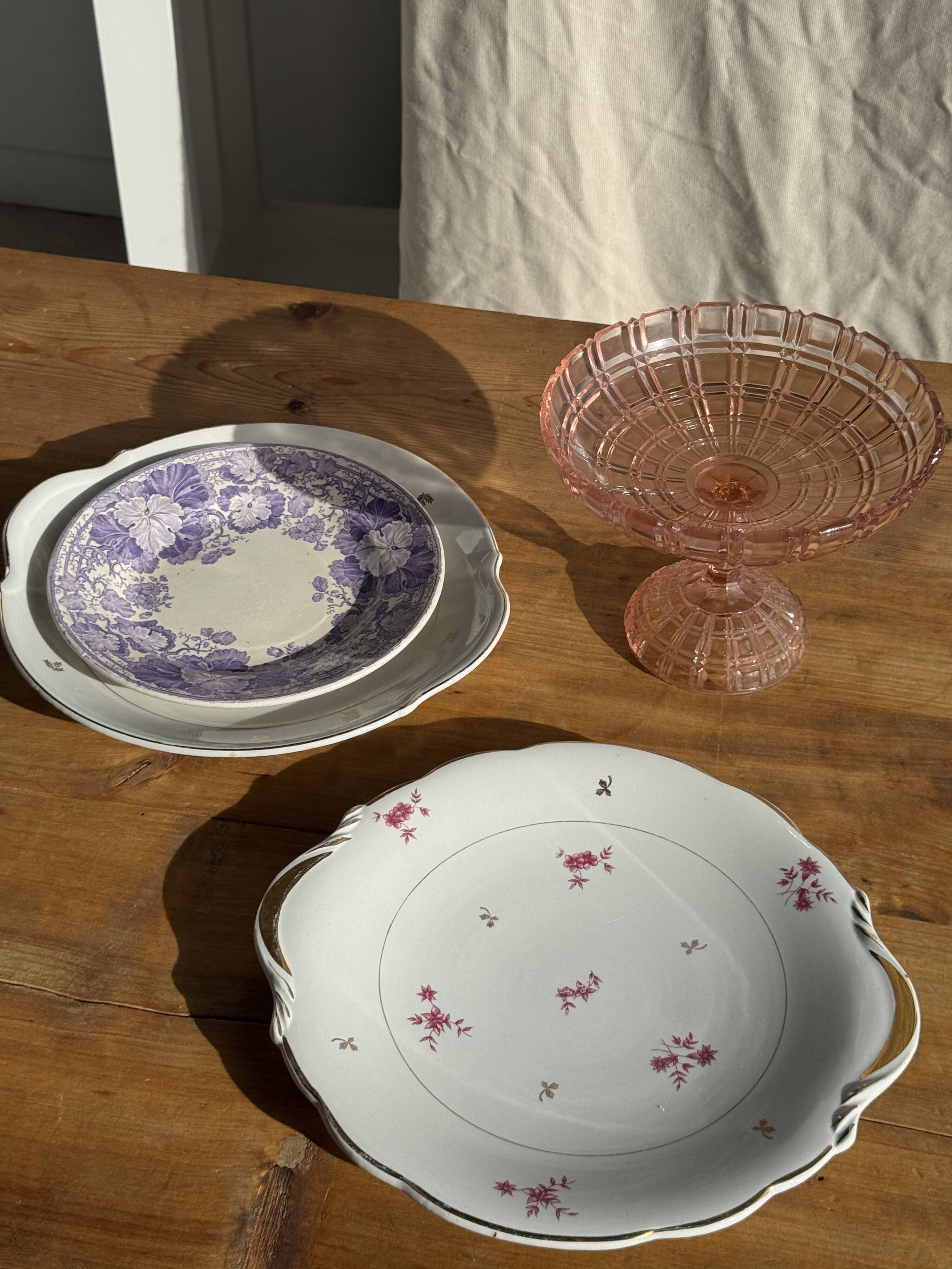 Old pie dish with 2 handles, golden wheat patterns, D28.