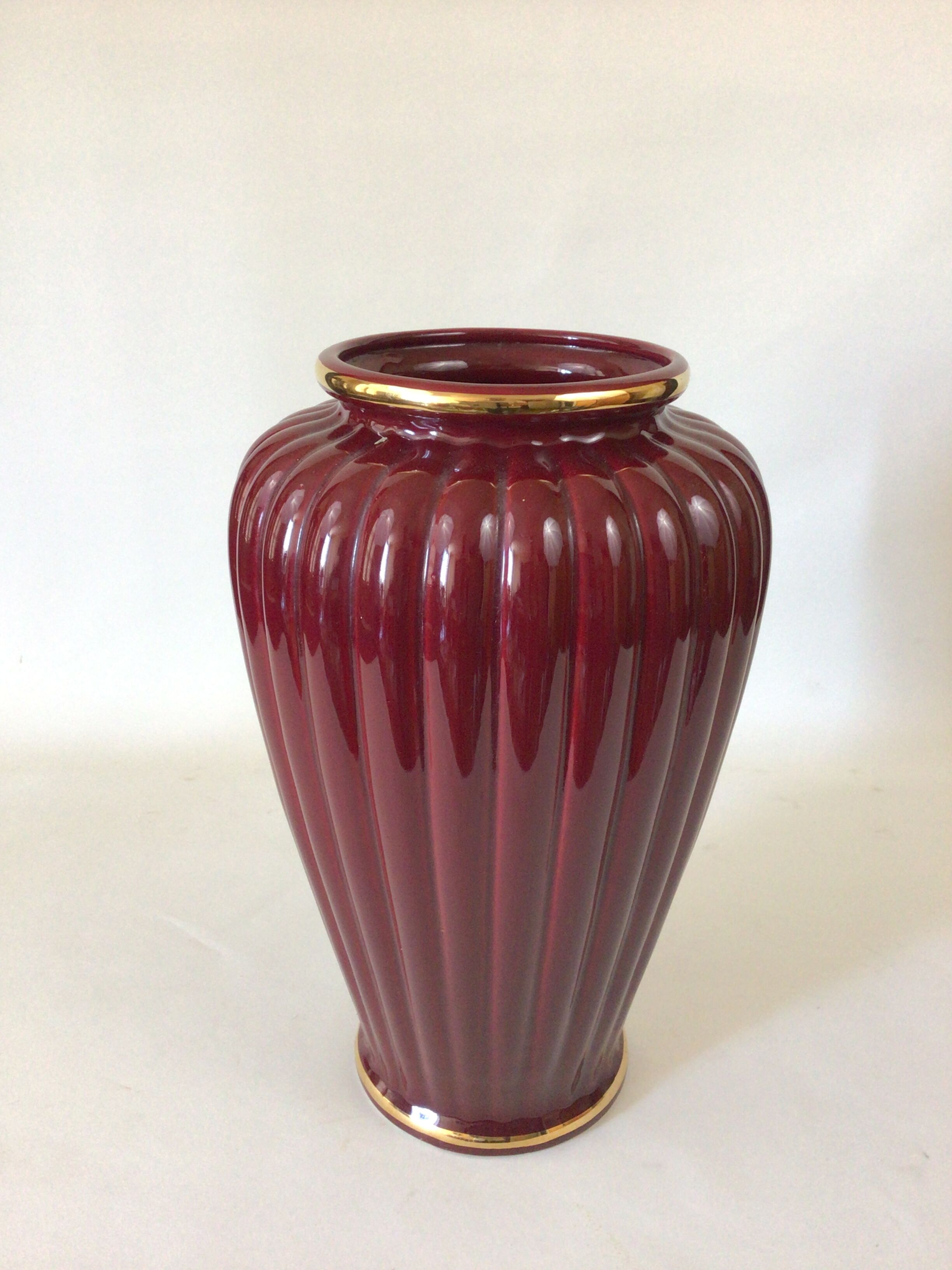 H.36 red ceramic vase