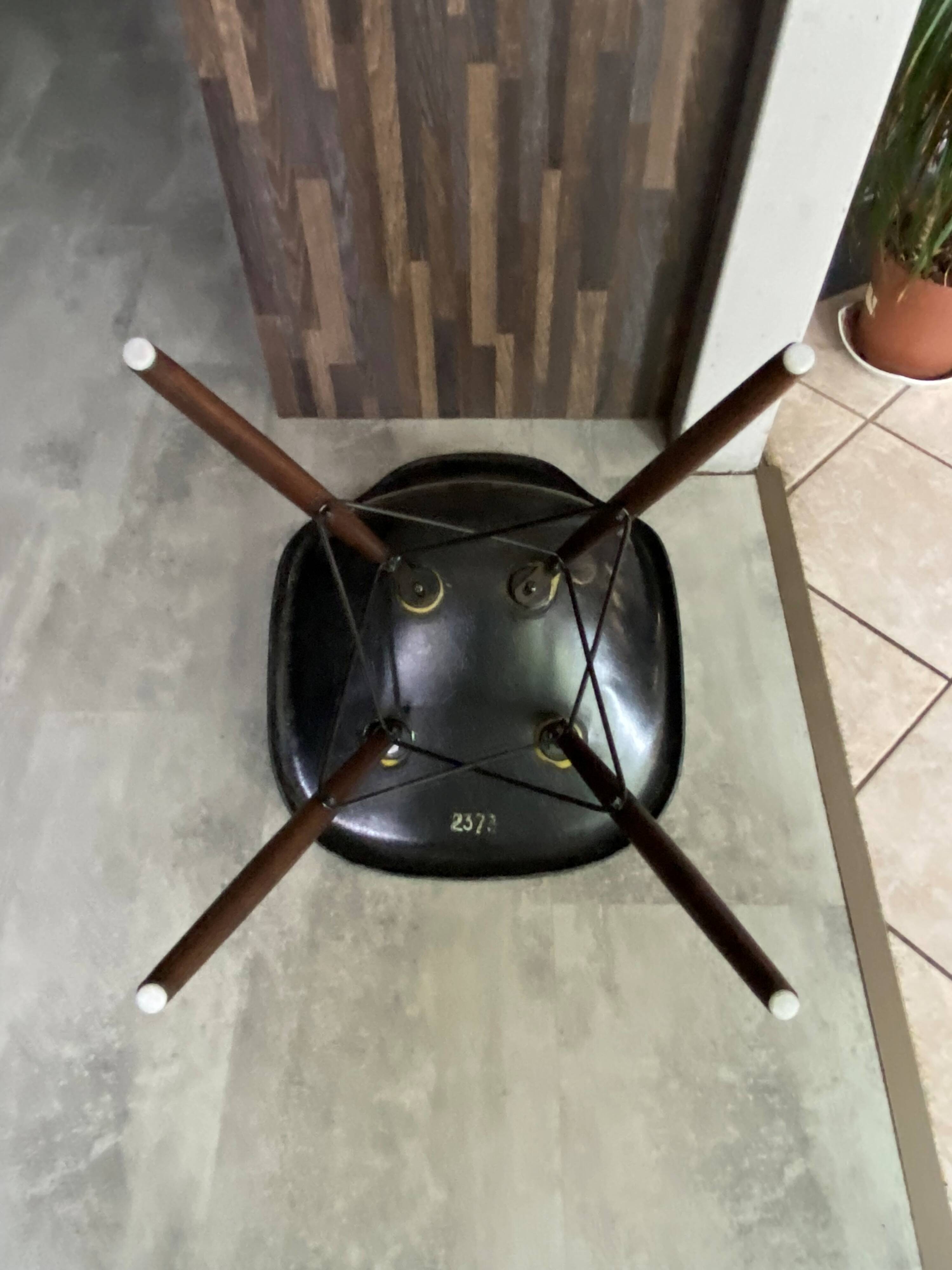 DSW chair, black fiber, black dowel, walnut, Eames, Herman Miller, vintage 1950