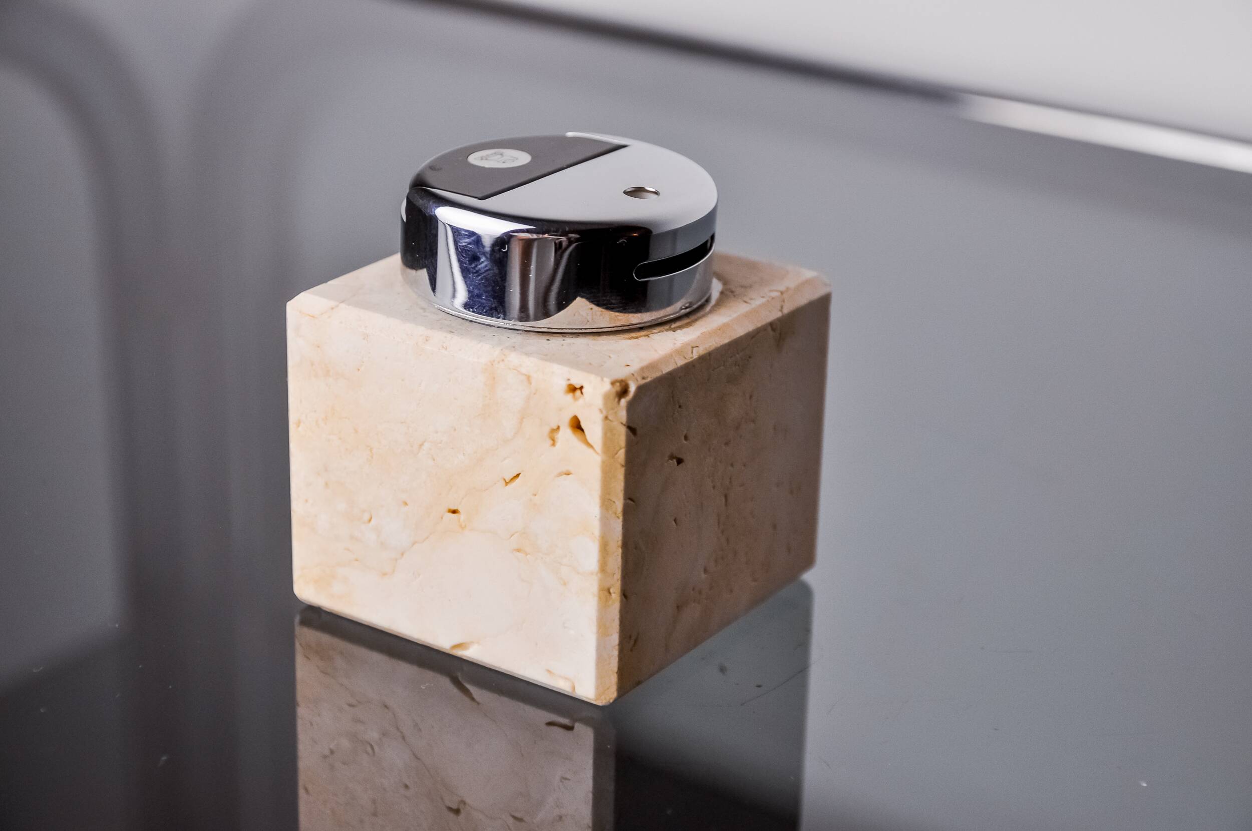 Brutalist lighter by Fratelli Mannelli, travertine, Italy, 1970